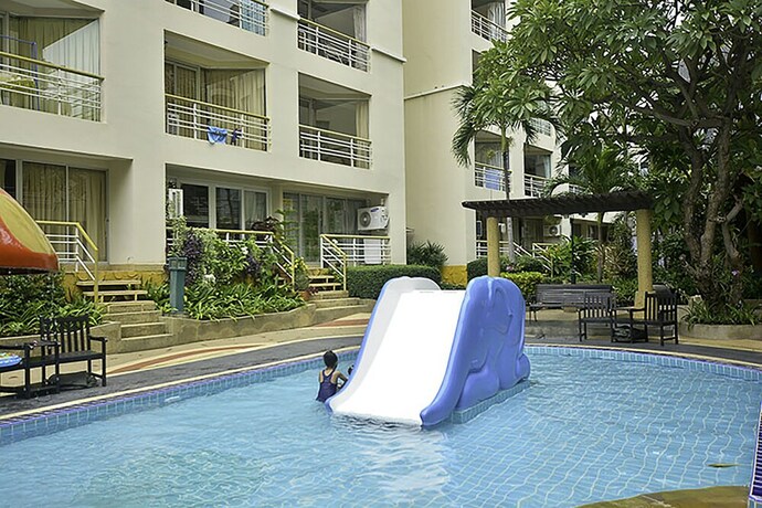 Imagen de la piscina del Hotel Hin Num Sai Suay Residence By Puppap. Foto 21