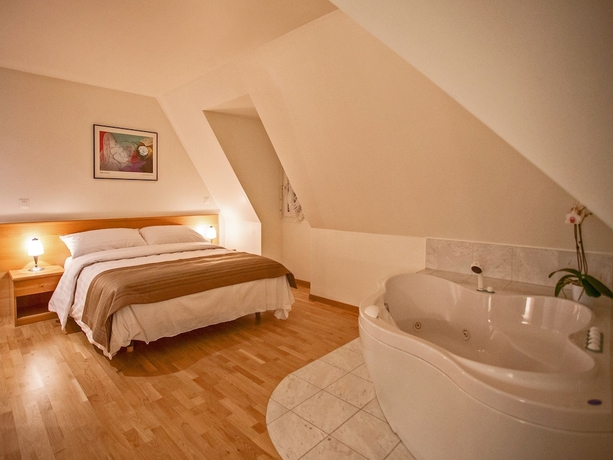 Imagen de la habitación del Hotel Hine Adon Cheval Blanc. Foto 6