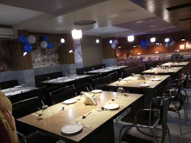 Imagen del bar/restaurante del Hotel Hinglaj and Restaurant. Foto 5