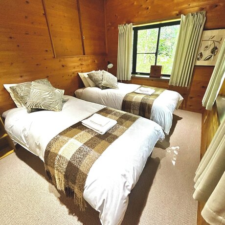 Imagen de la habitación del Hotel Hinoki Cabin Hakuba. Foto 28