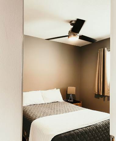 Imagen de la habitación del Hotel Hinton Highway Inn. Foto 7
