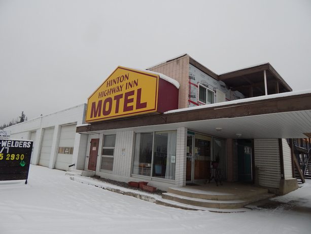 Imagen de los interiores del Hotel Hinton Highway Inn. Foto 17