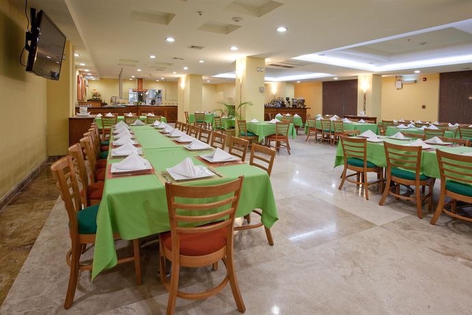 Imagen del bar/restaurante del Hotel Hipico Inn. Foto 4