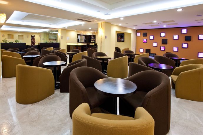 Imagen de los interiores del Hotel Hipico Inn. Foto 14