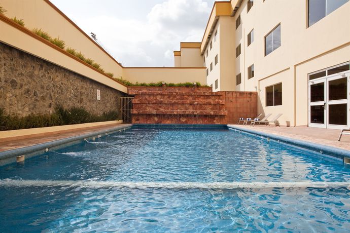 Imagen de la piscina del Hotel Hipico Inn. Foto 15
