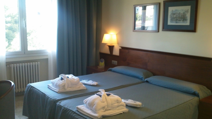 Imagen de la habitación del Hotel Hipocrates Curhotel. Foto 4