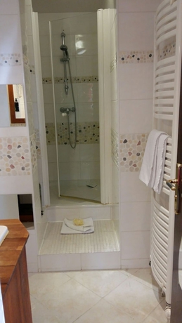 Imagen de la habitación del Hotel Hipotel Hostellerie Du Lys. Foto 10