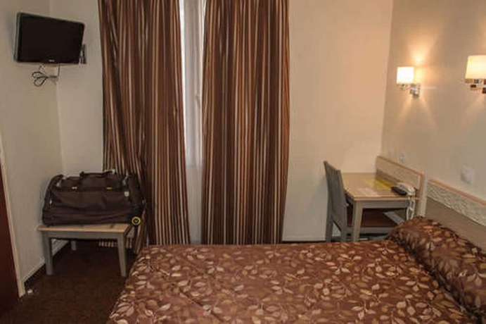 Imagen de la habitación del Hotel Hipotel Lilas Gambetta. Foto 4