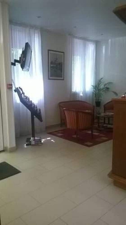 Imagen de los interiores del Hotel Hipotel Lilas Gambetta. Foto 17