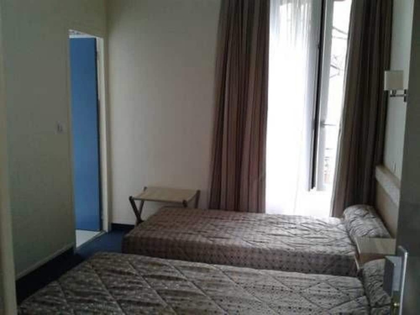 Imagen de la habitación del Hotel Hipotel Lilas Gambetta. Foto 12