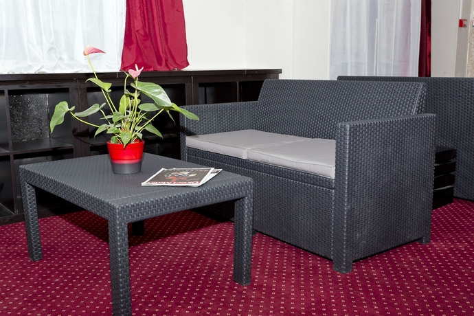 Imagen de los interiores del Hotel Hipotel Paris Père Lachaise République. Foto 14