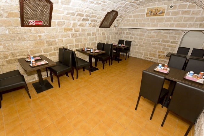 Imagen del bar/restaurante del Hotel Hipotel Paris Père Lachaise République. Foto 3