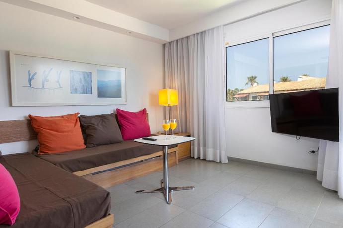 Imagen de la habitación del Hotel Hipotels Apartamentos Cala Bona. Foto 2