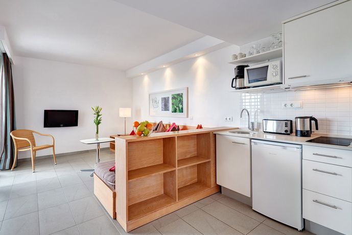 Imagen de la habitación del Hotel Hipotels Apartamentos Cala Bona. Foto 6