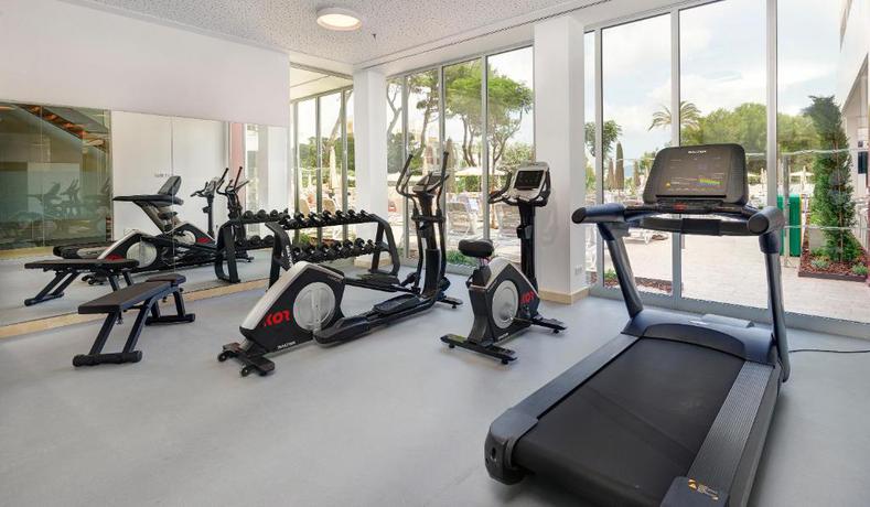 Imagen de los interiores del Hotel Hipotels Bahia Cala Millor - Adults Only. Foto 10