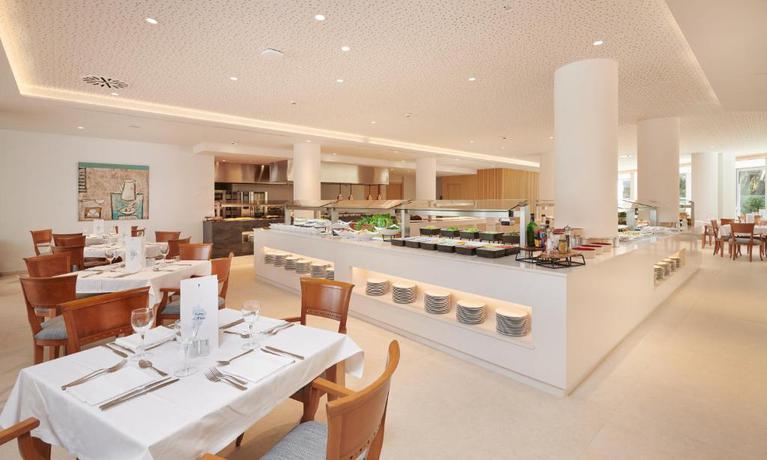 Imagen del bar/restaurante del Hotel Hipotels Bah&iacute;a Grande. Foto 4