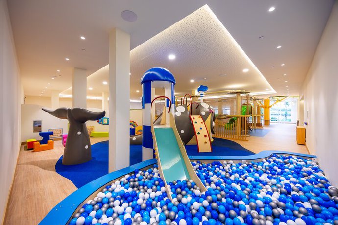 Imagen de los interiores del Hotel Hipotels Barrosa Garden. Foto 13