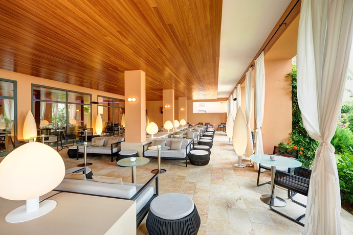 Imagen de los exteriores del Hotel Hipotels Barrosa Palace. Foto 8