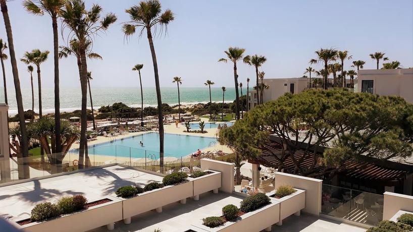 Imagen de los exteriores del Hotel Hipotels Barrosa Park. Foto 11