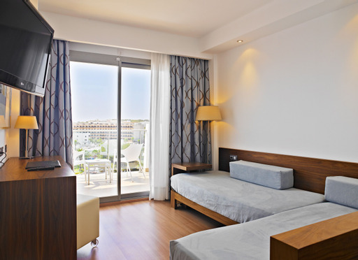 Imagen de los interiores del Hotel Hipotels Cala Millor Park. Foto 15