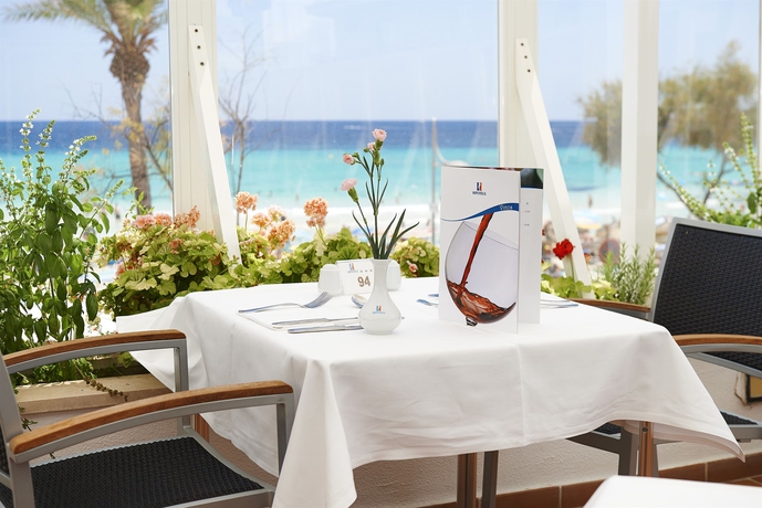 Imagen del bar/restaurante del Hotel Hipotels Don Juan. Foto 6