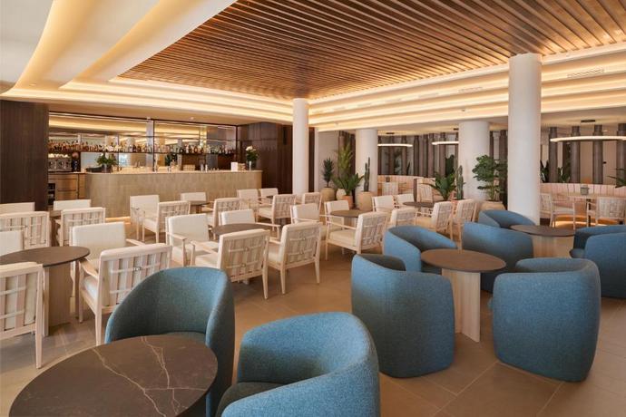 Imagen del bar/restaurante del Hotel Hipotels Don Juan. Foto 5