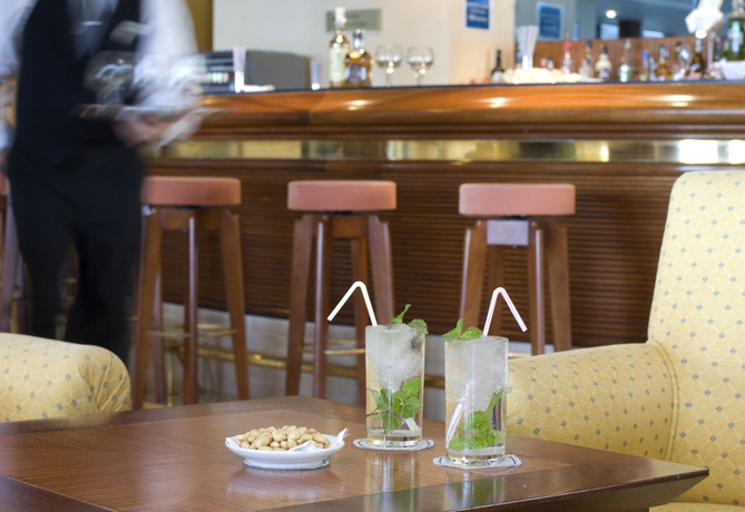 Imagen del bar/restaurante del Hotel Hipotels Don Juan. Foto 8