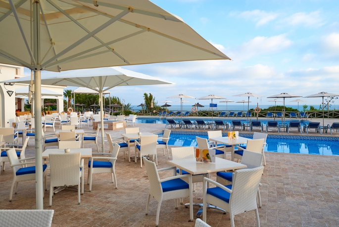 Imagen del bar/restaurante del Hotel Hipotels Flamenco Conil. Foto 3