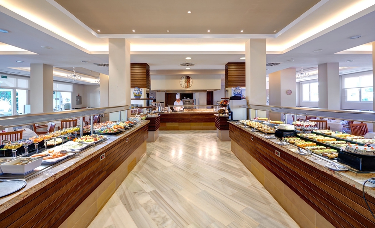 Imagen del bar/restaurante del Hotel Hipotels Flamenco Conil. Foto 7