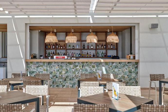 Imagen del bar/restaurante del Hotel Hipotels Flamenco. Foto 2