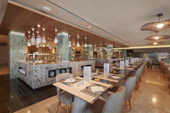 Imagen del bar/restaurante del Hotel Hipotels Flamenco. Foto 4