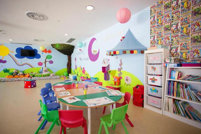 Imagen de los interiores del Hotel Hipotels Gran Conil and Spa. Foto 9