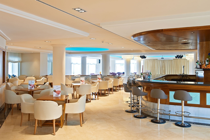 Imagen del bar/restaurante del Hotel Hipotels Hipocampo - Adults Only. Foto 9