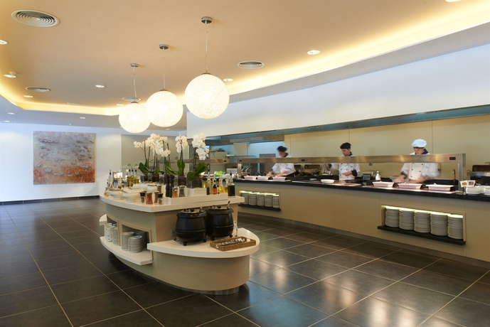 Imagen del bar/restaurante del Hotel Hipotels Mediterraneo Club. Foto 10