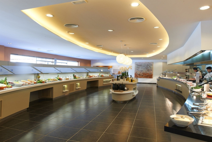 Imagen del bar/restaurante del Hotel Hipotels Mediterraneo Club. Foto 14