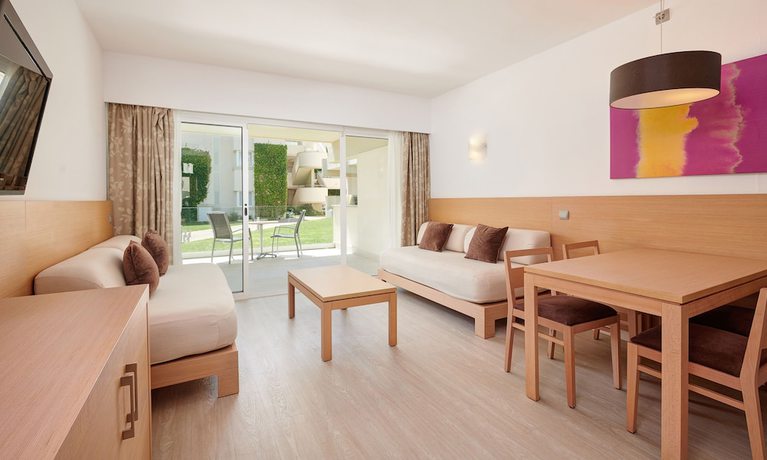 Imagen de la habitación del Hotel Hipotels Mediterraneo Club. Foto 14