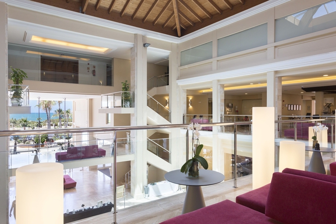 Imagen de los interiores del Hotel Hipotels Playa La Barrosa - Adults Only. Foto 14