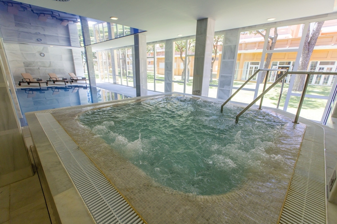 Imagen de la piscina del Hotel Hipotels Playa La Barrosa - Adults Only. Foto 19