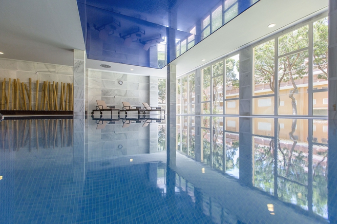 Imagen de la piscina del Hotel Hipotels Playa La Barrosa - Adults Only. Foto 20