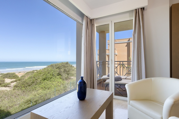 Imagen de la habitación del Hotel Hipotels Playa la Barrosa. Foto 10