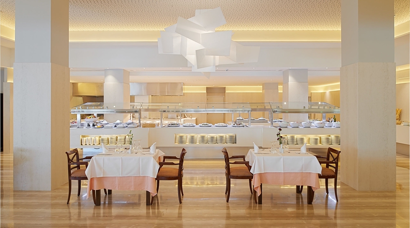 Imagen del bar/restaurante del Hotel Hipotels Said. Foto 3