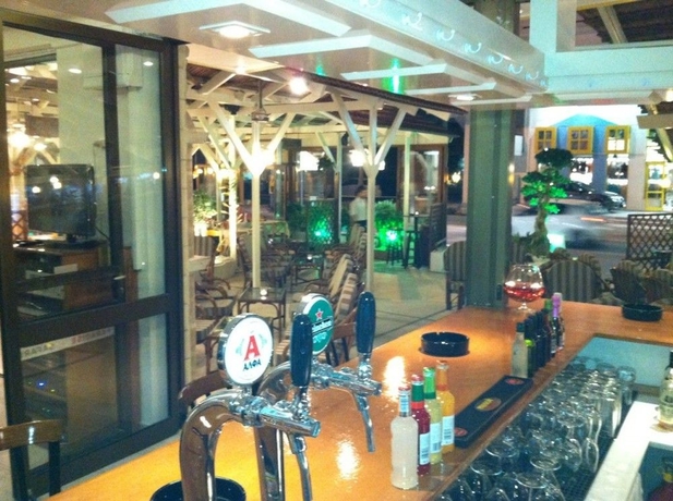 Imagen del bar/restaurante del Hotel Hippocampus, Rodas. Foto 6