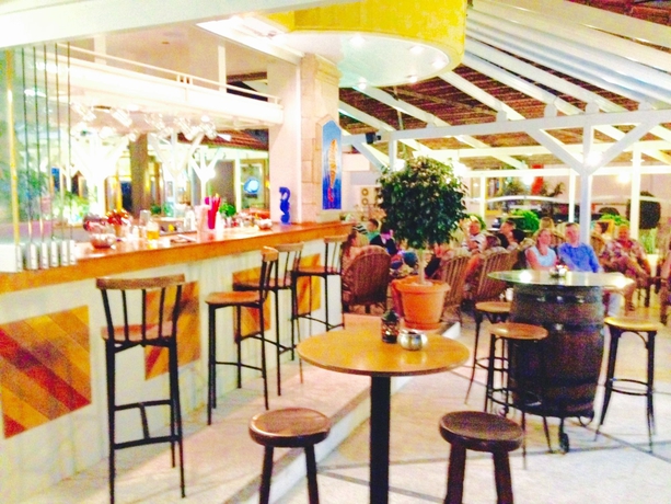 Imagen del bar/restaurante del Hotel Hippocampus, Rodas. Foto 7