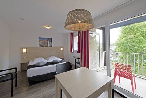 Imagen de la habitación del Hotel Hippotel. Foto 7