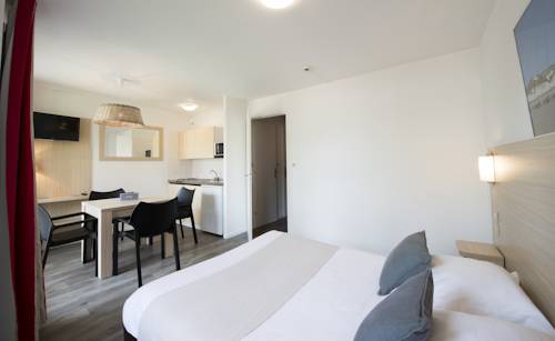 Imagen de la habitación del Hotel Hippotel. Foto 10