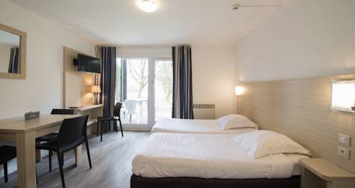 Imagen de la habitación del Hotel Hippotel. Foto 11