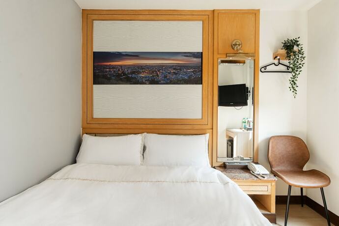 Imagen general del Hotel Hiriver. Foto 12