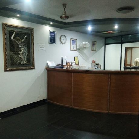 Imagen de los interiores del Hotel Hiriz Dollar. Foto 19