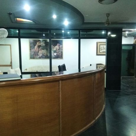 Imagen de los interiores del Hotel Hiriz Dollar. Foto 20