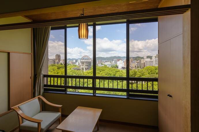 Imagen de la habitación del Hotel Hiroshimanoyado Aioi. Foto 24